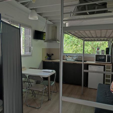 Studio Meuble 1 Piece Entierement Equipe Sans Cloisons Separatives Chavagnes-en-Paillers エクステリア 写真