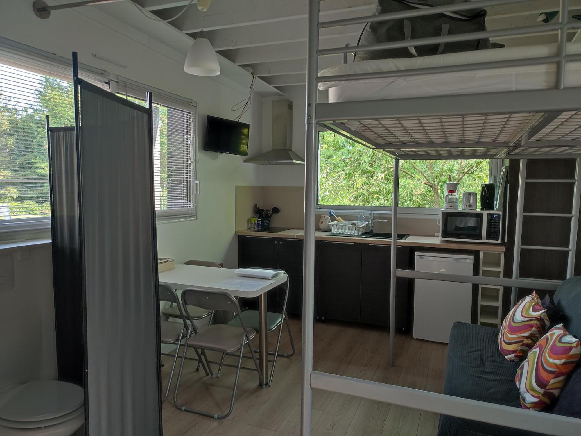 Studio Meuble 1 Piece Entierement Equipe Sans Cloisons Separatives Chavagnes-en-Paillers エクステリア 写真